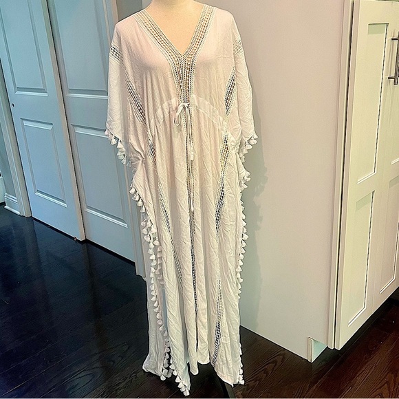Michael Stars Farrah Caftan Maxi Dress in White - Picture 2 of 16